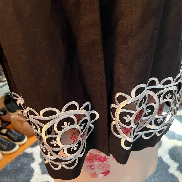 BOB MACKIE Floral Embroidered Cut-Out Linen Jacket - Picture 7 of 8